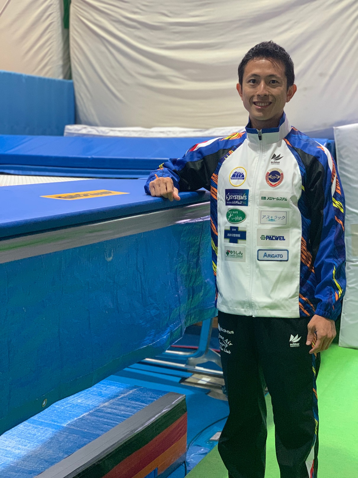 【広報】トランポリン外村選手のニュージャージ（システムズの50thロゴ入り）です！
